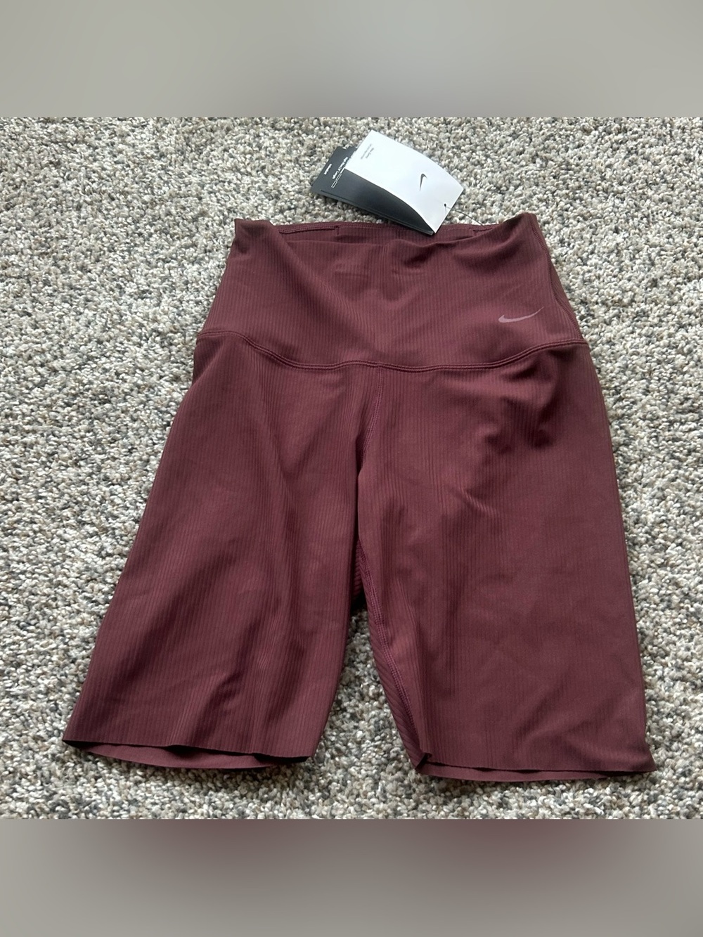 Nike Zenvy High-Rise 8" Bike Shorts Women's Size Small Red HF1414-652